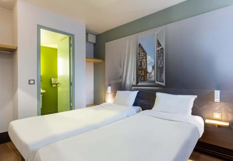 B&B HOTEL CHARTRES Le Forum Hotel in Chartres