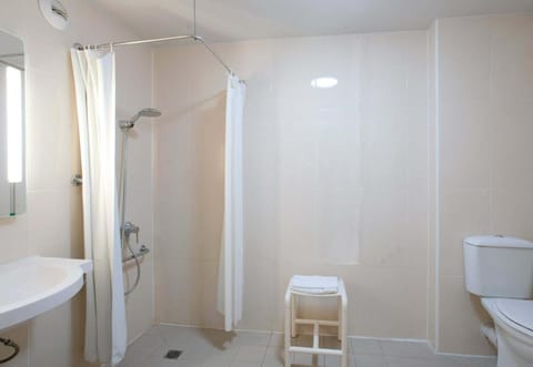 B&B HOTEL Louveciennes Hotel in Saint-Germain-en-Laye