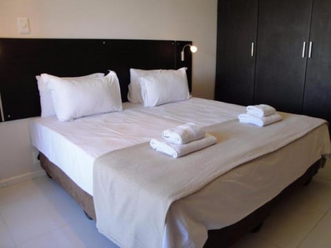 Cascades II (Studio) (48) Apartment in Cape Town