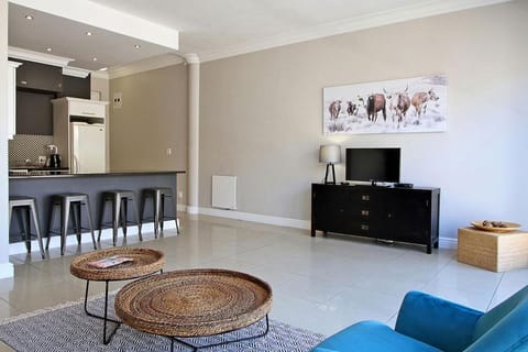 Hill House (1 Bedroom) (33) Apartment in Cape Town