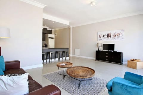 Hill House (1 Bedroom) (33) Apartment in Cape Town
