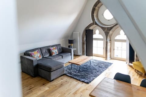 Linton Collection - Blackfriars Lofts Apartment in Edinburgh