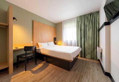 B&B HOTEL Calais Centre St Pierre Hotel in Calais