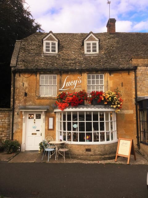 Lucy's Tearoom Bed and Breakfast in Stow-on-the-Wold