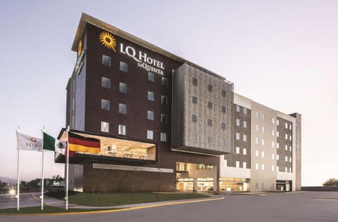 La Quinta Inn & Suites by Wyndham Puebla Ciudad Modelo Hotel in State of Puebla