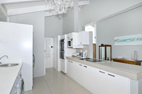 White Waves Beach House Vacation rental in Cape Town