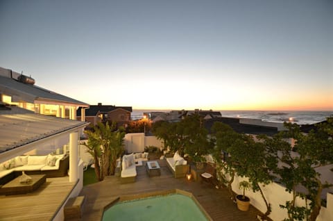 White Waves Beach House Vacation rental in Cape Town