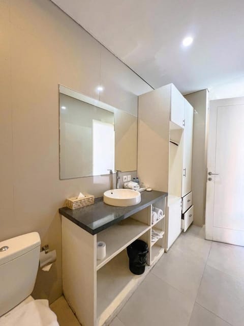 Apple Villa & Suite Seminyak Campground/ 
RV Resort in North Kuta