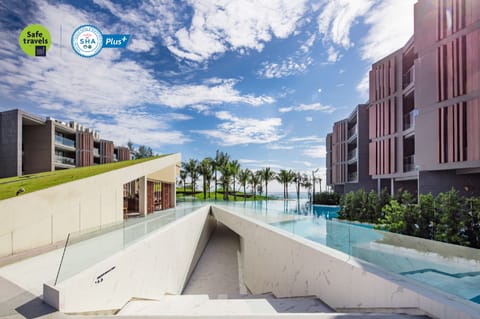 La Vela Khao Lak Resort in Khuekkhak