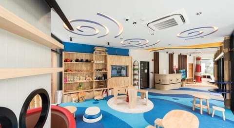 La Vela Khao Lak Resort in Khuekkhak