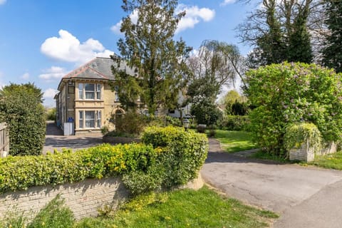 Shelford Lodge Bed and Breakfast in Cambridge