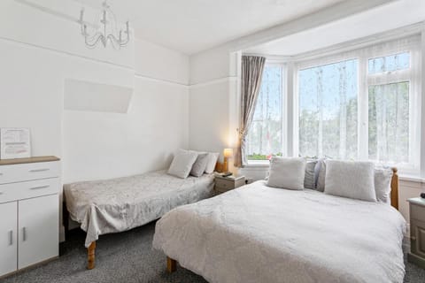 Jacaranda Hotel Bed and Breakfast in Paignton