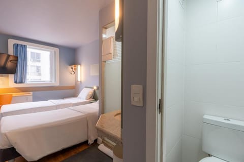 ibis budget RJ Praia de Botafogo Hotel in Santa Teresa