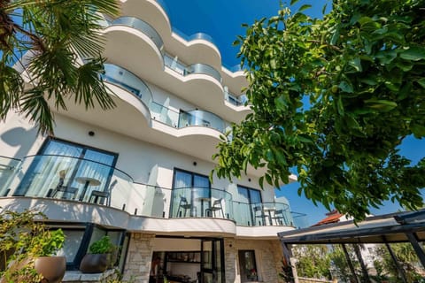 BELSAR Hotel Apartment in Ksamil