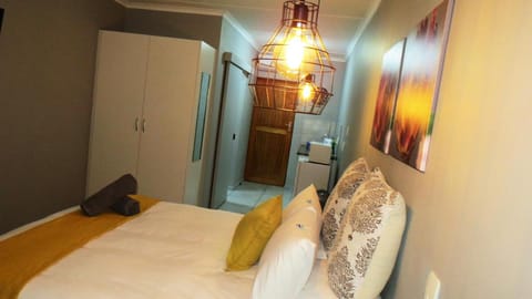 21 on Klein Karoo Apartment in Western Cape