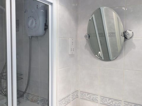 Alma Lodge Guest House Bed and Breakfast in Plymouth