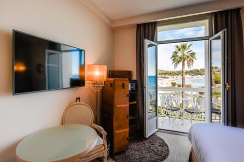 Grand Hotel Des Sablettes Plage, Curio Collection By Hilton Hotel in La Seyne-sur-Mer