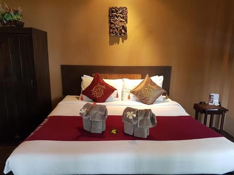 Melina's Beach Front Bungalows Resort in Krabi Changwat