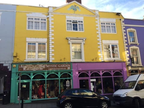 8 Owls B&B Hotel in Glastonbury