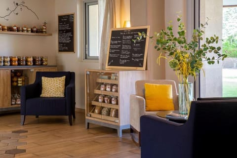 Best Western La Porte des Chateaux Hotel in Centre-Val de Loire