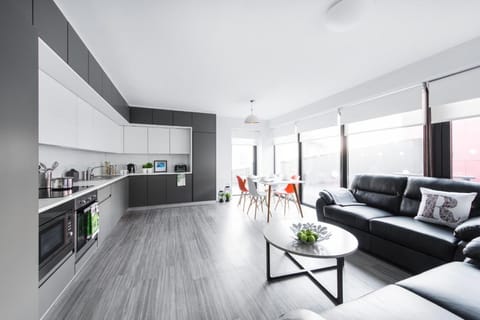 Broadstone Hall - Student Accommodation Hotel in Dublin