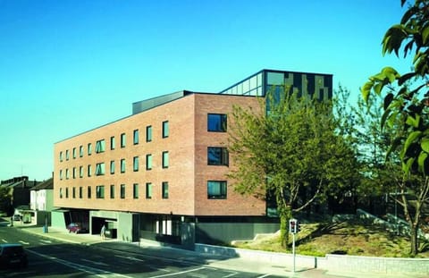 Broadstone Hall - Student Accommodation Hotel in Dublin