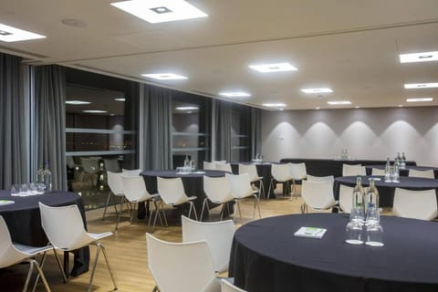 Courtyard by Marriott Edinburgh West Hotel in Edinburgh