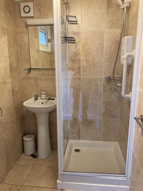 Whiteshell Chalets Chalet in Wales