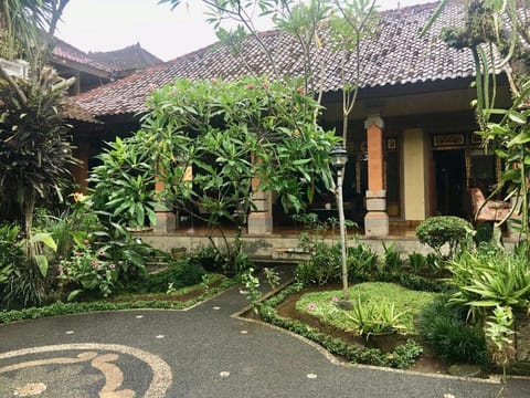 Puri Mandala Kaleran at Peliatan Ubud Hotel in Ubud