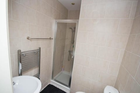 MARLEY MANSIONS APARTMENT - Clarendon Apartment in Wallasey