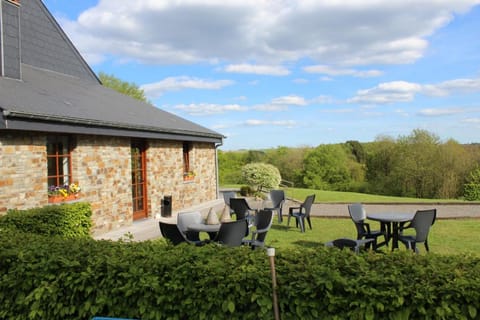 Chanteloup, Maison d'hôtes - Halleux Bed and Breakfast in Wallonia, Belgium