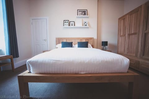 Stylish and Spacious two bed in Aberdeen's West End Apartment in Aberdeen