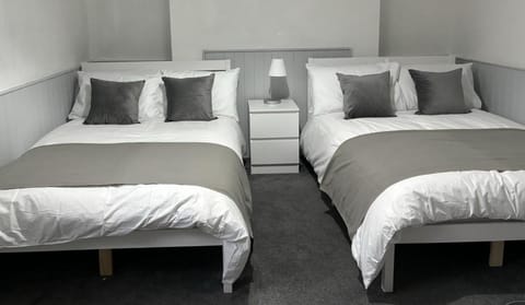 Admiral Blake Guesthouse Bed and Breakfast in Bridgwater