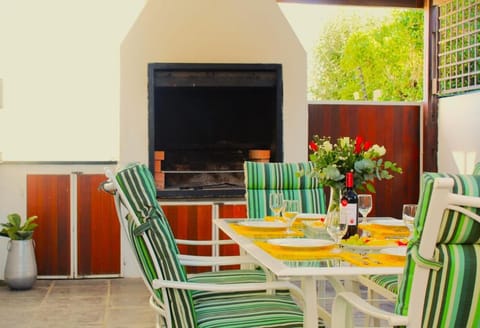 7th Wonder Beach Guest House Bed and Breakfast in Cape Town