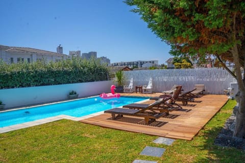 7th Wonder Beach Guest House Bed and Breakfast in Cape Town