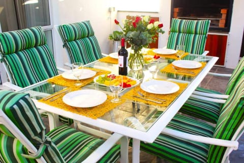 7th Wonder Beach Guest House Bed and Breakfast in Cape Town