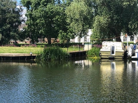 Pike and Eel Hotel and Marina Bed and Breakfast in South Cambridgeshire District