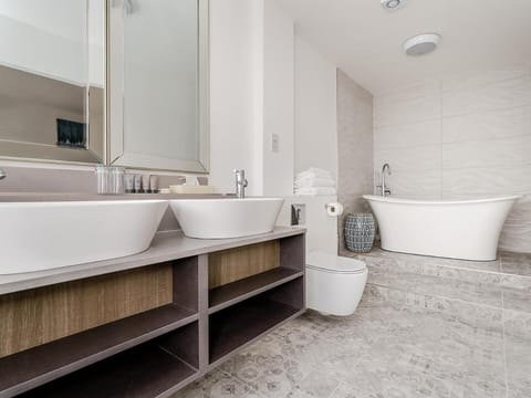 Pike and Eel Hotel and Marina Bed and Breakfast in South Cambridgeshire District