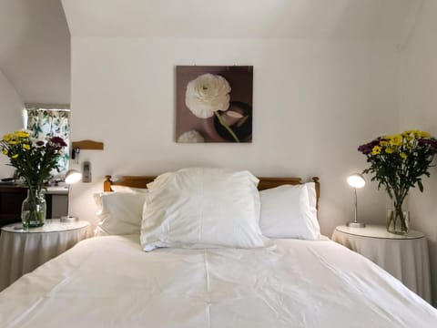 Howards End Manor B&B Bed and Breakfast in Cape Town