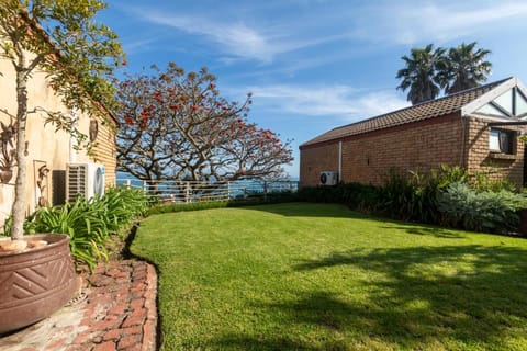 Dutton's Cove Guest House Bed and Breakfast in Western Cape