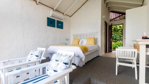 Dutton's Cove Guest House Bed and Breakfast in Western Cape