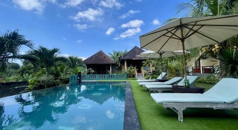 Bali Nusa Cottage Campground/ 
RV Resort in Nusapenida