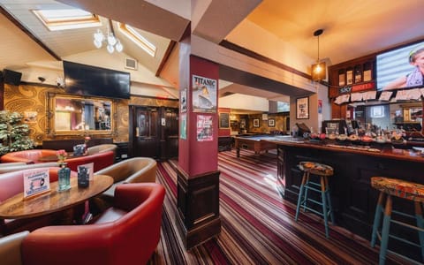 The Grapes Pub Inn in Southampton