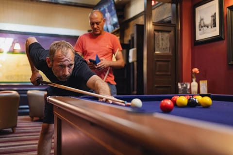 The Grapes Pub Inn in Southampton