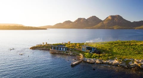Picnic Island Resort in Freycinet