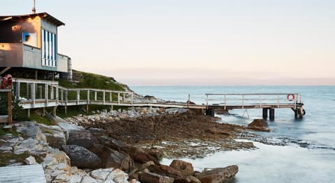 Picnic Island Resort in Freycinet