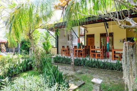 RedDoorz Plus @ Singaraja Bed and Breakfast in Buleleng