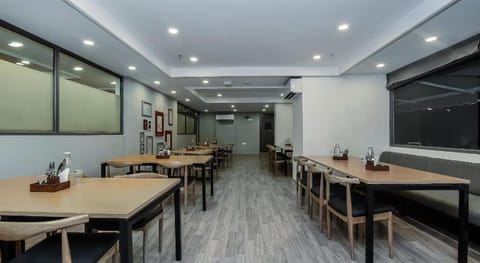 Townhouse C Scheme Ahinsa Circle Hotel in Jaipur