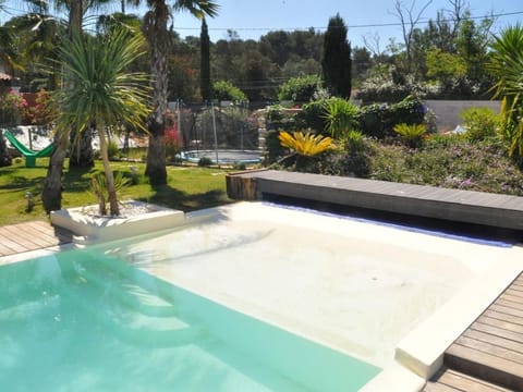 Villa Carroubier Bed and Breakfast in La Londe-les-Maures
