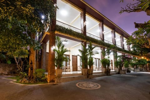 OYO 3779 North Wing Canggu Resort Hotel in North Kuta